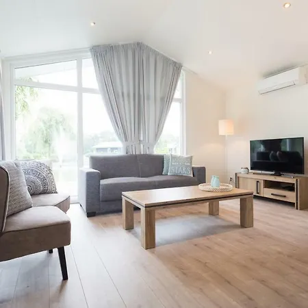 Lv Deluxe 5 Personen אתר נופש ליכטנוורדה